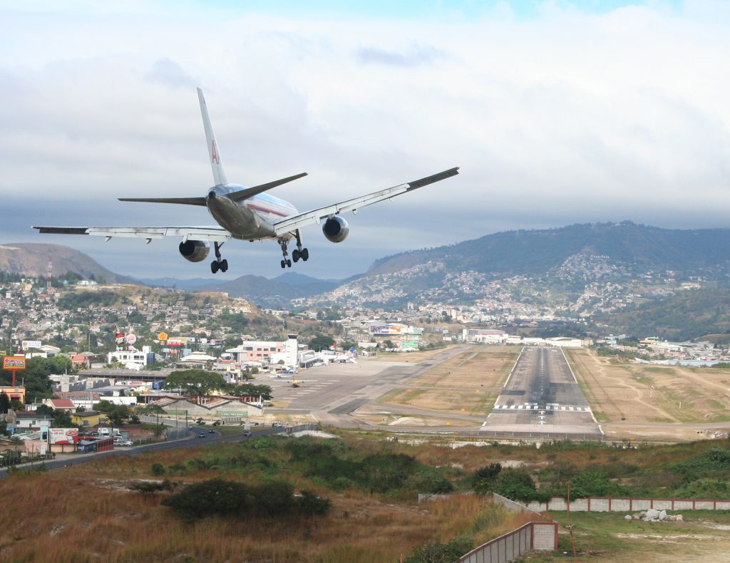 Aircraft landing at Toncontin Airport, Honduras